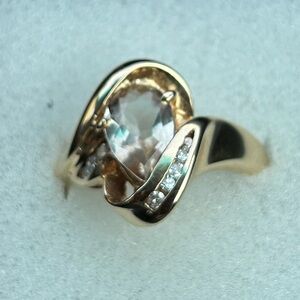 ❌🛑❌*SOLD* 10K YELLOW Gold clear zirconia and diamond ring.